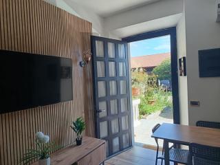 Home Faty Fleur J&F - 1