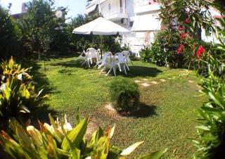 Araliki Apartments & Studios - 0