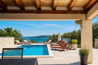 Holiday house Doris with pool, garden and view - 0