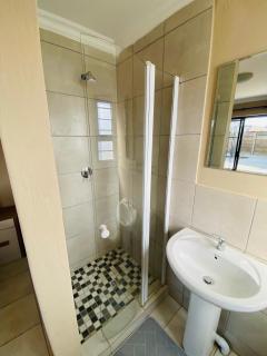 Lesari Stay - Centurion - 8