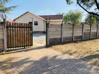 Lesari Stay - Centurion - 1