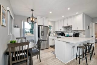 Seabreeze 1BR, Walk to Sand, Pet Friendly, Parking, Fire Pit Access - 1