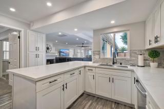 Steps to Beach, 2BR Dog Friendly Home with Fire Pit - Carlsbad - 1