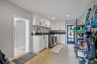 Luxury Beach Duplex, Sleeps 9, Dog-Friendly, AC, Fire Pit & Grill - 1