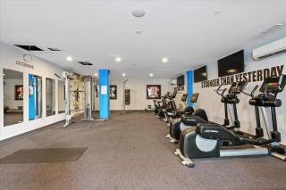 XL Studio - Studio with Pool & Scenic Rooftop - 4