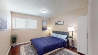 Cozy 4BR with King Bed and Furnace - 5