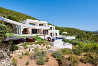 Modern 5-Bedroom Villa in Ibiza City, 1052 - 2