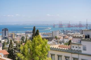 Bahai Temple & Bay Magic view - 3