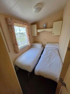 Disabled caravan -ramped decking - Grange Leisure Park, Mablethorpe - Pet friendly and Wifi - Meadow Lakes Caravan & Lodge Hire - Mablethorpe - 3