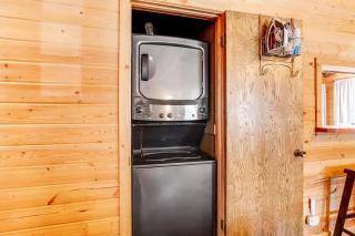Vista Sugarloaf ~ Dog-friendly Mountain getaway near town & skiing w/ gas grill & spacious deck - 7