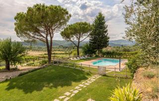 5 Bedroom Gorgeous Home In Arezzo - 2