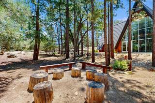 Glass Peak ~ Modern, cabin-Inspired home with private hot tub, wood fireplace, and sauna - Big Bear Lake - 3