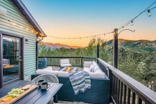 Sunset Mountain Views near Town on 3 Private Acres - 0