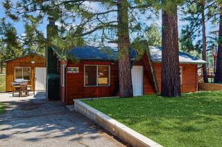 Meadow-Front Metcalf Bay Cabin Hot Tub, Air Hockey, Firepit & Lake Views - 1