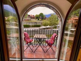 Apartamento colgante al río con vistas al puente - 6