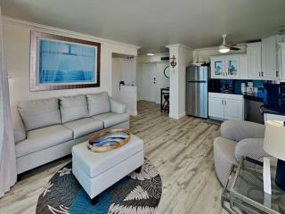 Wake Up to Waves Lovers Key - 1 BR Escape With Private Beach - 9