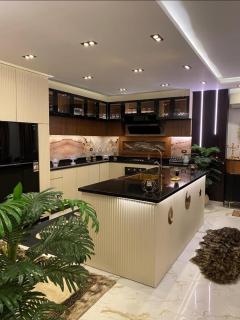 High Super Luxury Apartment with furniture and appliances - Sheikh Zayed - 7