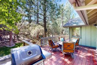 Stony Creek Retreat ~ Charming Mountain escape close to skiing, hiking, the lake, and the Village - Big Bear Lake - 3