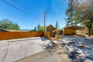 Big Bear 7th Heaven ~ Lakeview Chalet with Hot Tub, Sauna, Grill, Great Deck Views - 8