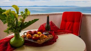 B apt w terrace & sea view 4 min walk to beach - Podstrana - 0