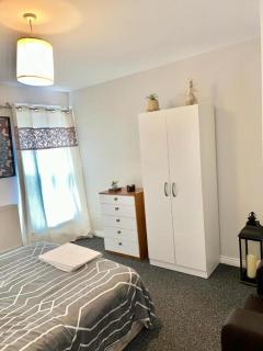 Homestay Special - Waltham Cross - 0