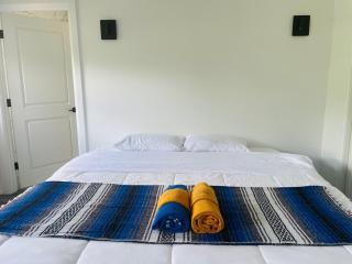 2nd Master King Suite with Private Balcony - Niagara Falls - 0