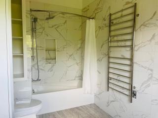 2nd Master King Suite with Private Balcony - Niagara Falls - 2