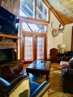 Little Red River Chalet - 2