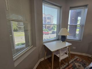 Luxe Loft vibe with King Suite - 4BR 3Ba - Chicago - 5