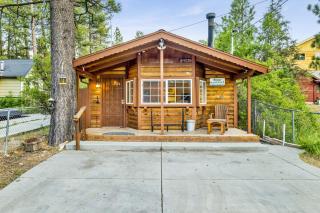 Orchard Family Cabin Near Historic Big Bear Village Walk to Marina - Big Bear Lake - 5