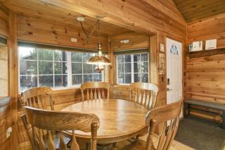 Orchard Family Cabin Near Historic Big Bear Village Walk to Marina - Big Bear Lake - 9
