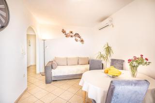 C apt w terrace & sea view 4 min walk to beach - Podstrana - 8