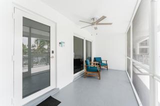 Waterfront Retreat Views, Pool, Hot Tub, Gym Walk to Beach & Boca Resort! - Boca Raton - 6