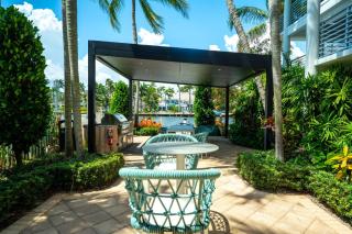 Waterfront Retreat Views, Pool, Hot Tub, Gym Walk to Beach & Boca Resort! - Boca Raton - 5