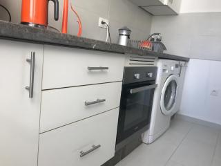 American Style Apt Pool & AC - 8