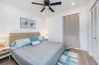 Comfort & Style Await You! -Unit A - 4