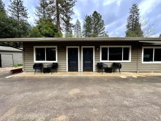 Columbia Cabins Cabin 9 - 1