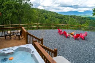 Parker's Creek Log Cabin; amazing views & hot tub - 3