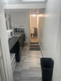 Eash Ham Apartment - 5