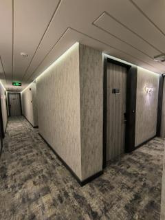 Roya Downtown Boutique Hotel - 4