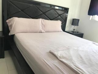 Cozy Apartment Near the Beach & Public Pool - 0