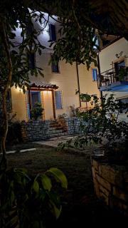 Alex Boutique Hotel - 5