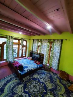Raees Paying Guest House Naranag - 7