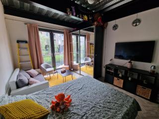 Studio Flat, Beautiful View - 2
