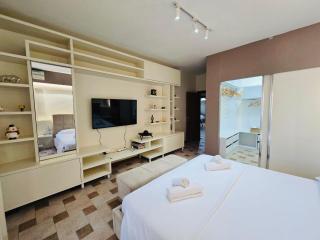 The grand Tirana Suite 10 guests - Tirana - 2