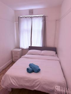 Rahal Hotel Hackney London - London - 9