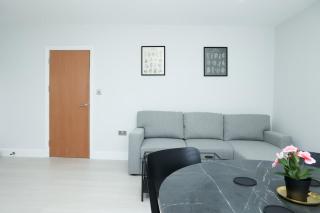 Brand New Luxury 1 Bedroom Apartment - 8