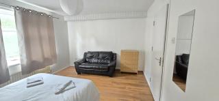 Property Near Aldgate London - 1
