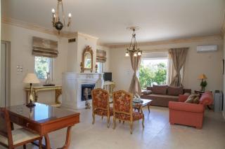Urban Luxury Residence - Pýrgos - 1