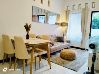Kuta Surf Villa - 0